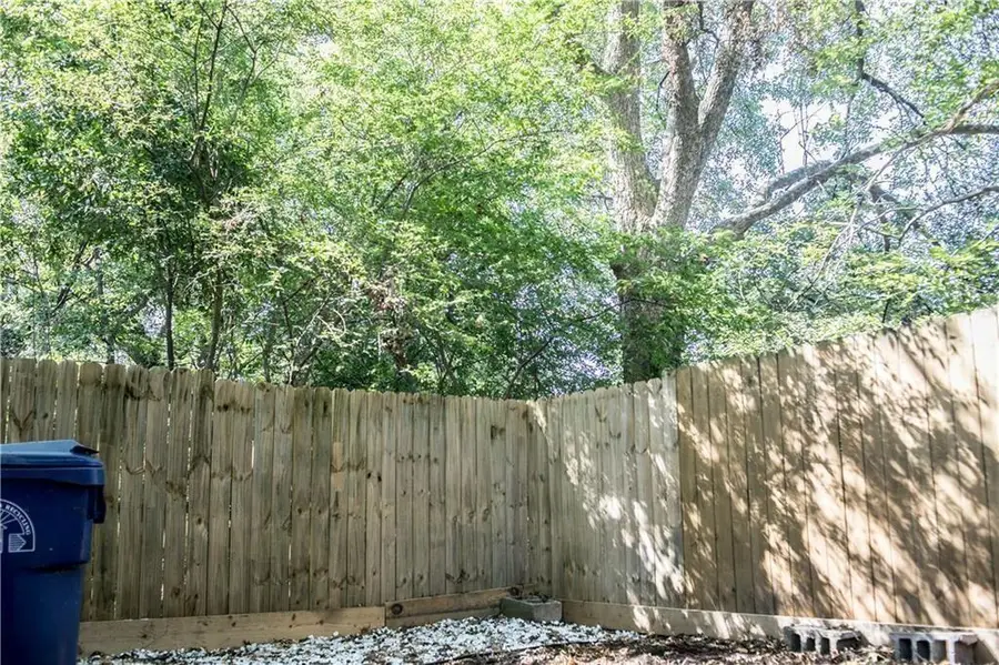 911 Smith Street Sw, Atlanta, GA 30310 - Image #2