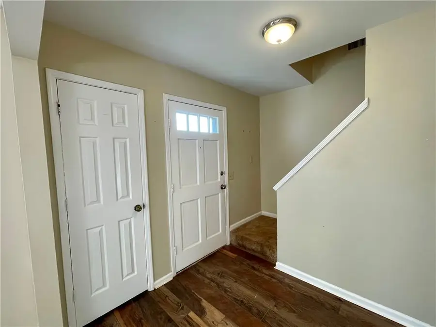 256 Robbie Lane Sw, Marietta, GA 30060 - Image #2