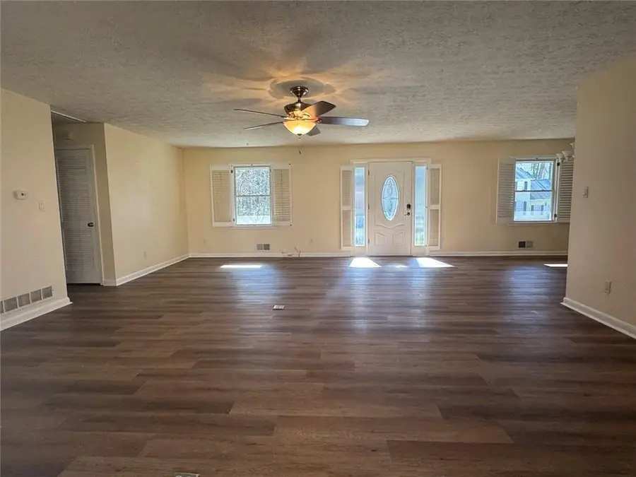 370 Merrydale Drive Sw, Marietta, GA 30064 - Image #3