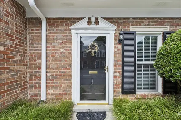 2 Scotland Place Nw, Atlanta, GA 30318