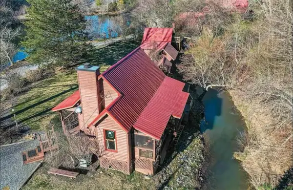 64 Bear Lake Drive, Blue Ridge, GA 30513