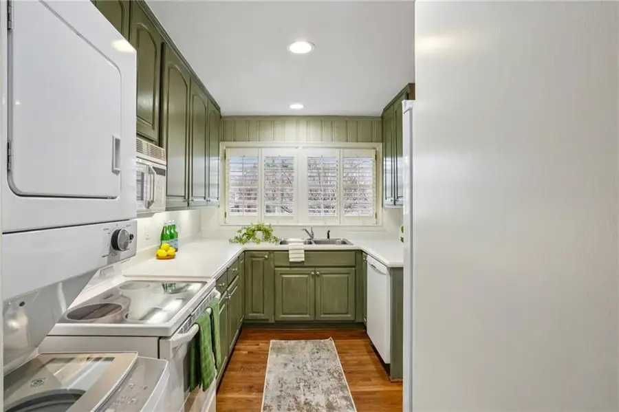 2556 Defoors Ferry Road Nw, Atlanta, GA 30318 - #3