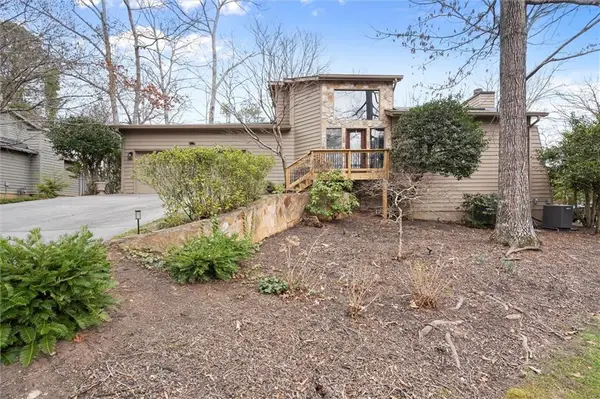 4240 Loch Highland Parkway Ne, Roswell, GA 30075