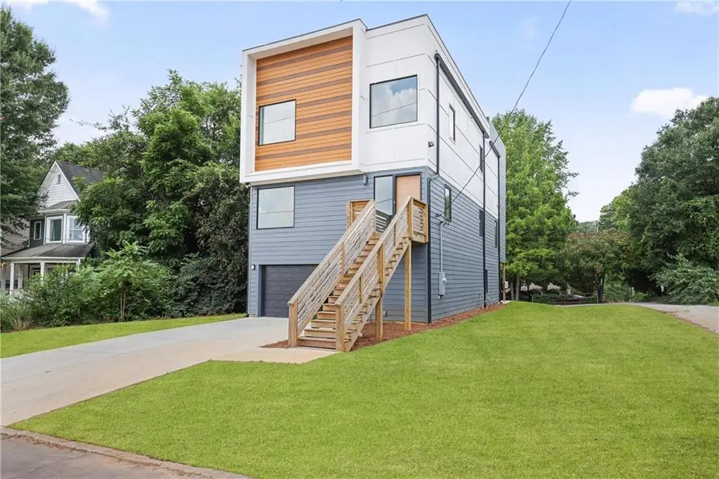 956 Herndon Street Nw, Atlanta, GA 30318 - Image #1