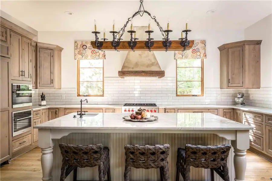 3118 W Roxboro Road Ne, Atlanta, GA 30324 - #3