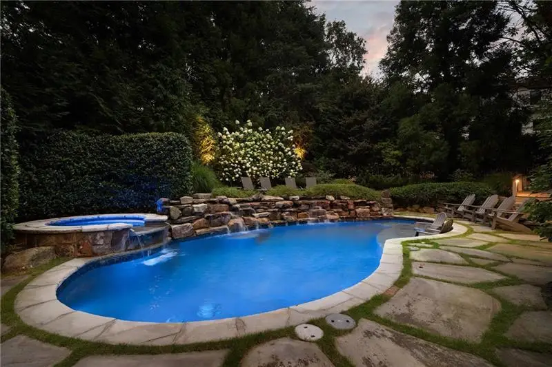 4136 N Stratford Road Ne, Atlanta, GA 30342 - #3