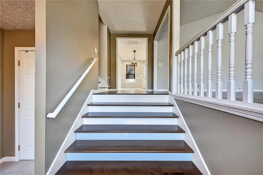 204 Queensbury Court, Acworth, GA 30102 - Image #3