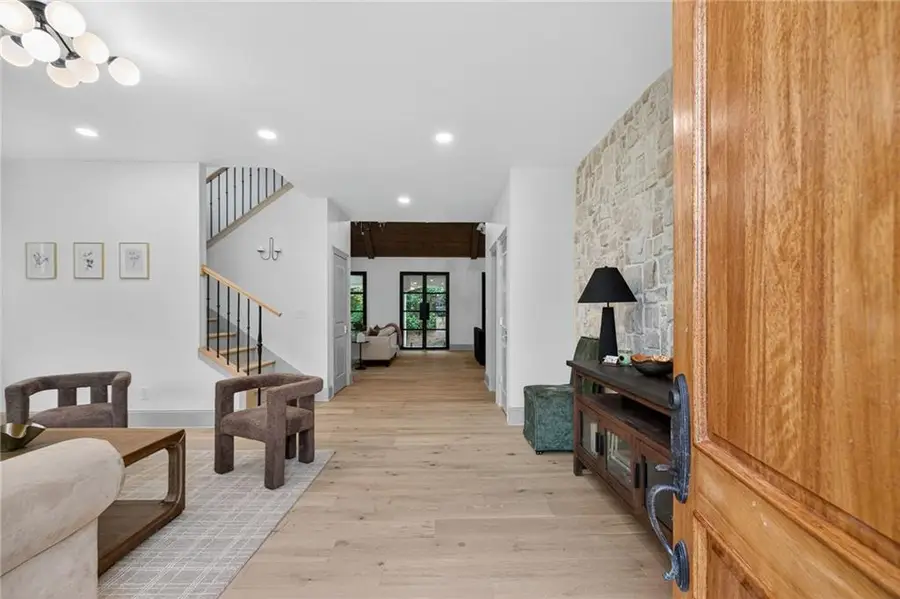 111 Lakeview Drive, Carrollton, GA 30117 - Image #2