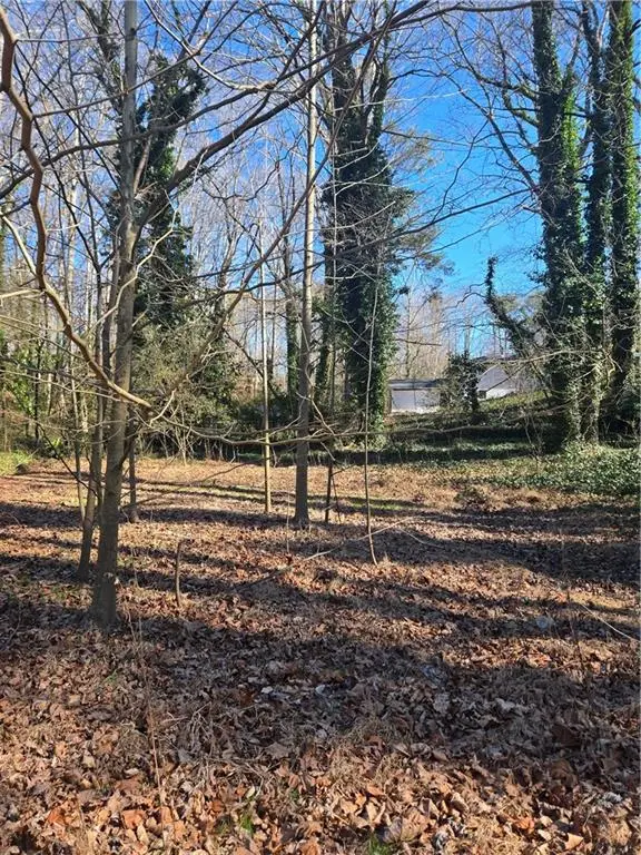 5674 Woodland Drive, Acworth, GA 30102