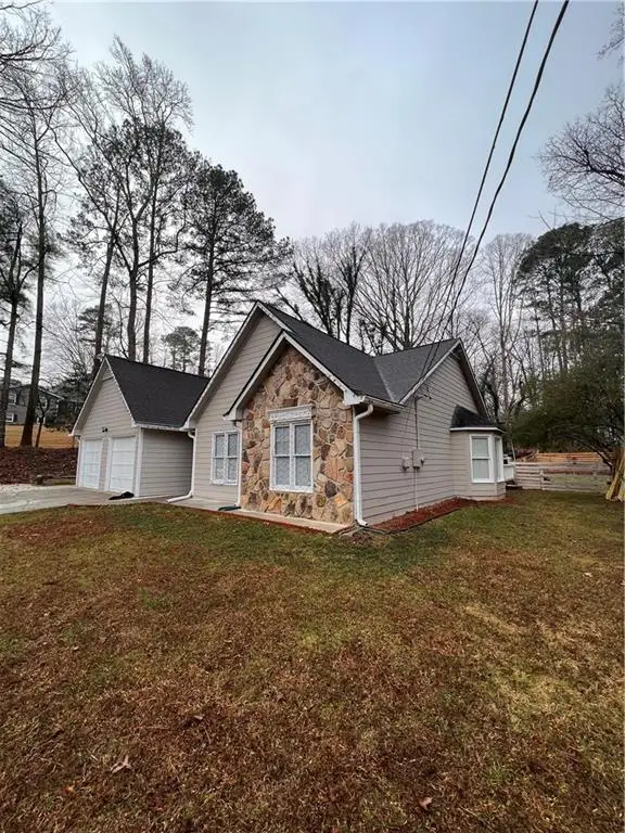 592 Allana Ct, Stone Mountain, GA 30087 - Image #2