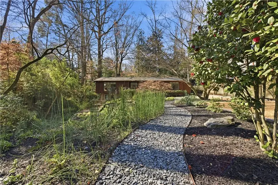 1860 Meredith Drive Nw, Atlanta, GA 30318 - Image #3