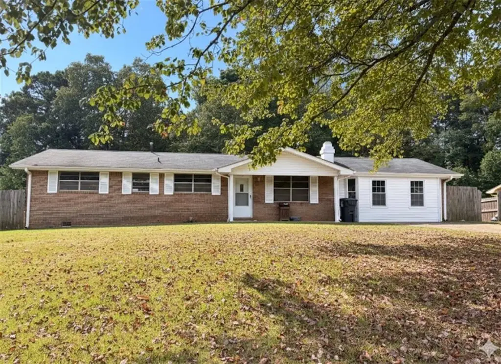 6045 S Bear Drive, Douglasville, GA 30135 - Image #1