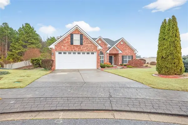 621 Berta Court, Loganville, GA 30052