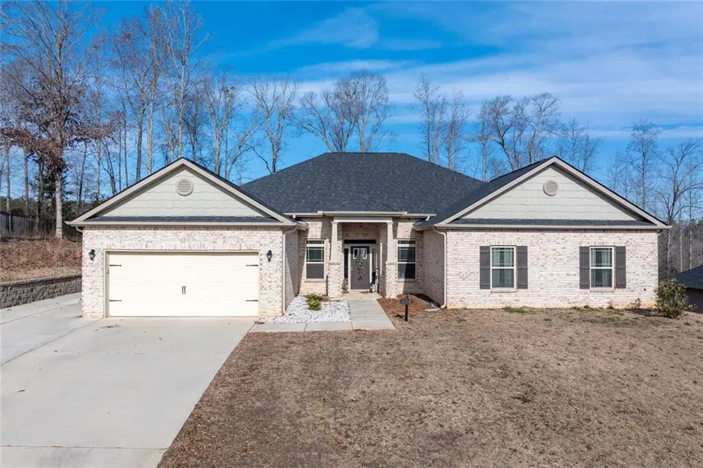 658 Alcovy River, Loganville, GA 30052 - Image #1