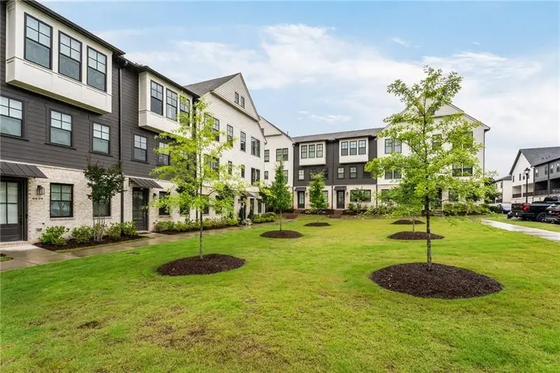 6635 Beacon Drive, Sandy Springs, GA 30328 - #2