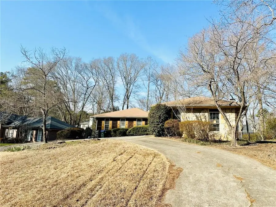 320 Wickerberry Lane, Roswell, GA 30075 - Image #2