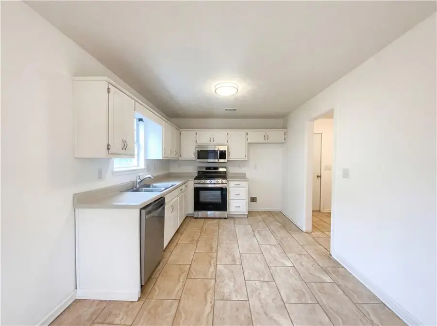 10454 Iron Gate Lane, Jonesboro, GA 30238 - Image #2