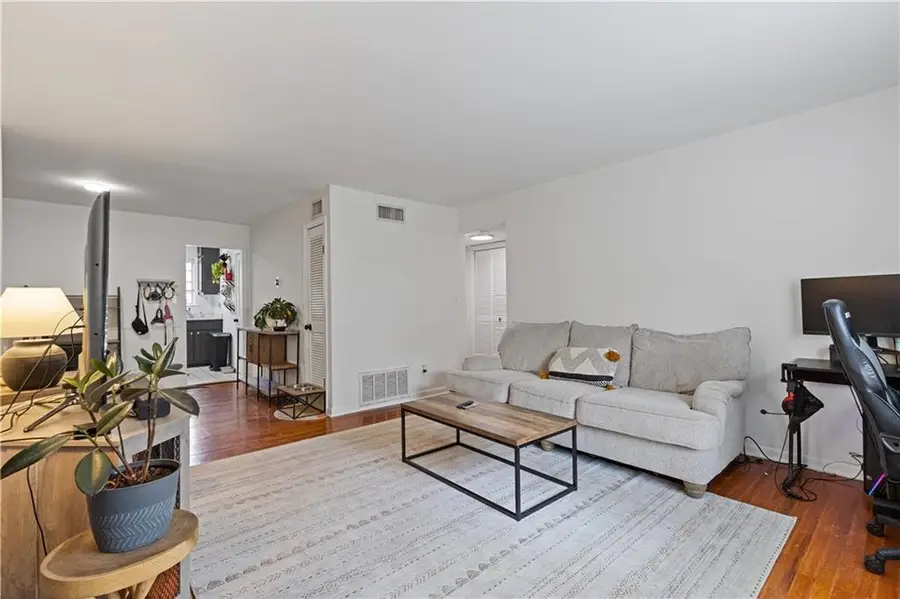 3510 Roswell Road #M3, Atlanta, GA 30305 - Image #2