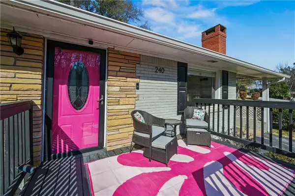 240 W Lake Drive Nw, Atlanta, GA 30314