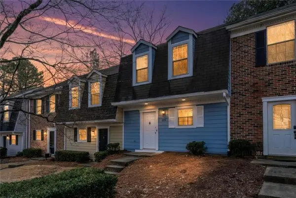 225 Quail Run, Roswell, GA 30076
