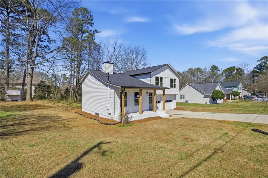 1421 Willow Bend Dr, Snellville, GA 30078 - #3