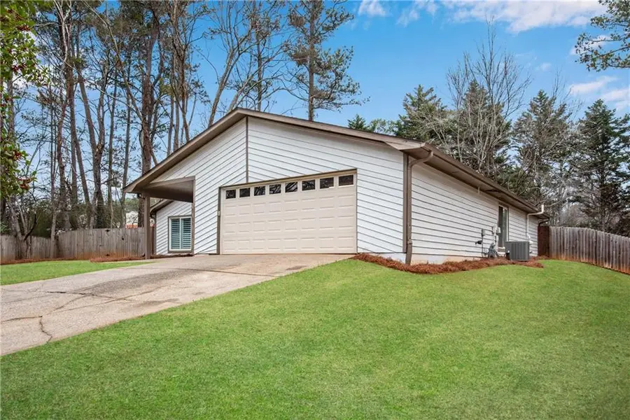 860 Waterbrook Court, Roswell, GA 30076 - #2