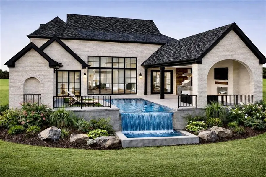 4725 E Conway Drive Nw, Atlanta, GA 30327 - #2