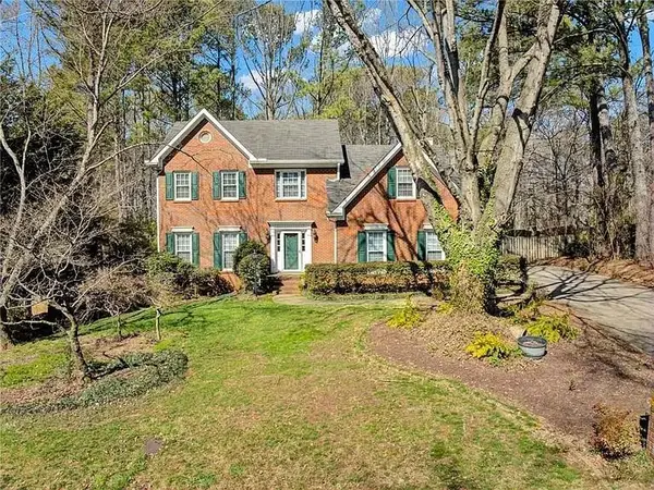 511 Shore Drive Nw, Suwanee, GA 30024