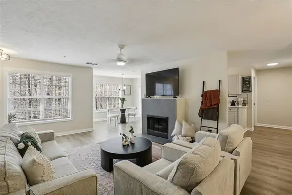 322 Streamside Drive, Roswell, GA 30076