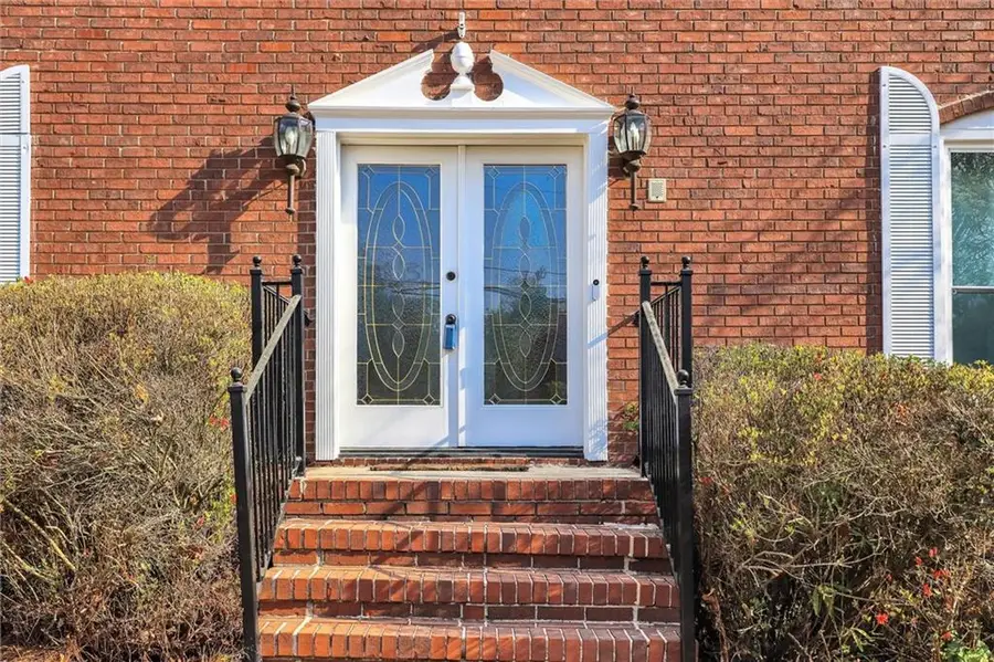 2652 Fontainebleau Drive, Dunwoody, GA 30360 - #3