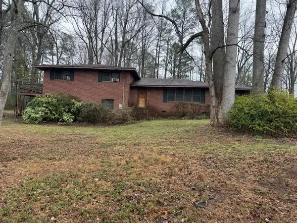 6896 Florence Dr, Lithia Springs, GA 30122