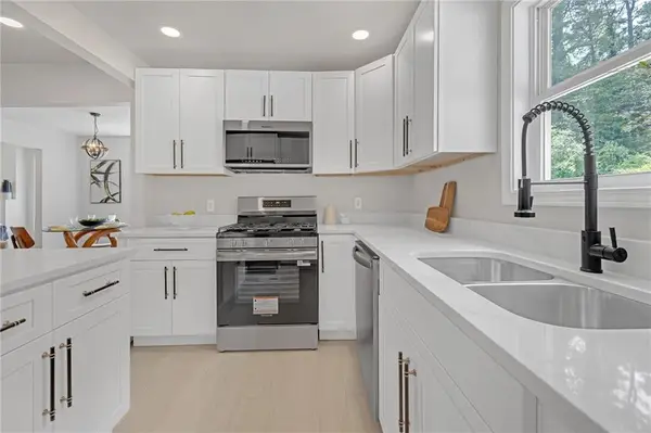 656 S Elizabeth Place Nw, Atlanta, GA 30318