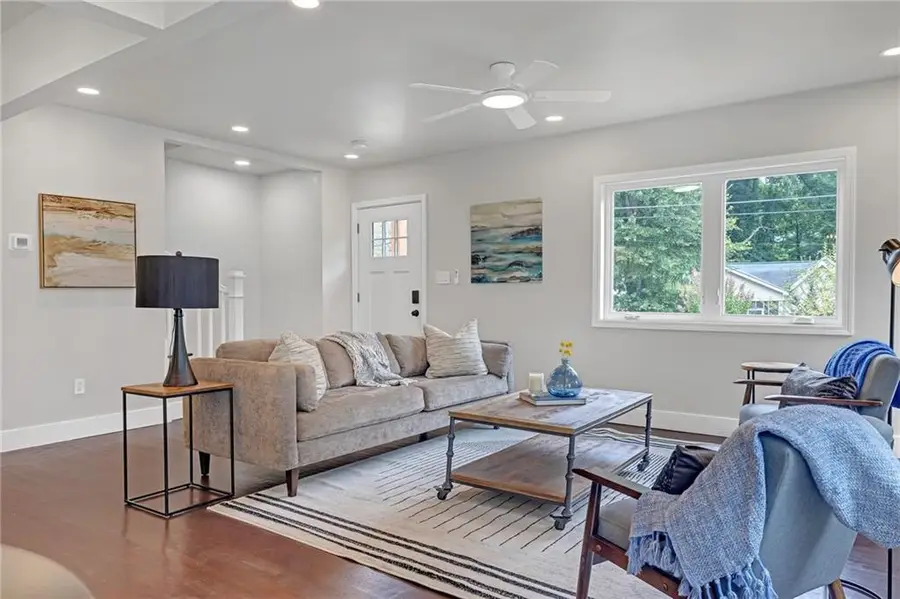 656 S Elizabeth Place Nw, Atlanta, GA 30318 - #3