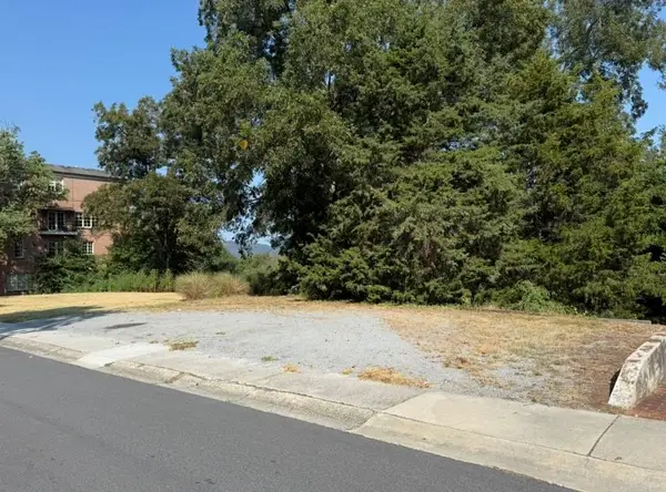 389 Washington Avenue Ne, Marietta, GA 30060