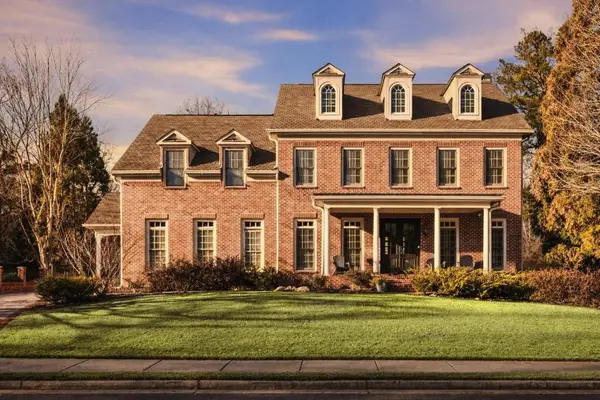 390 Ivy Knoll Ne, Atlanta, GA 30342