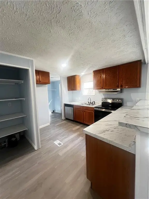 886 Walnut Dr, Monroe, GA 30655 - #3