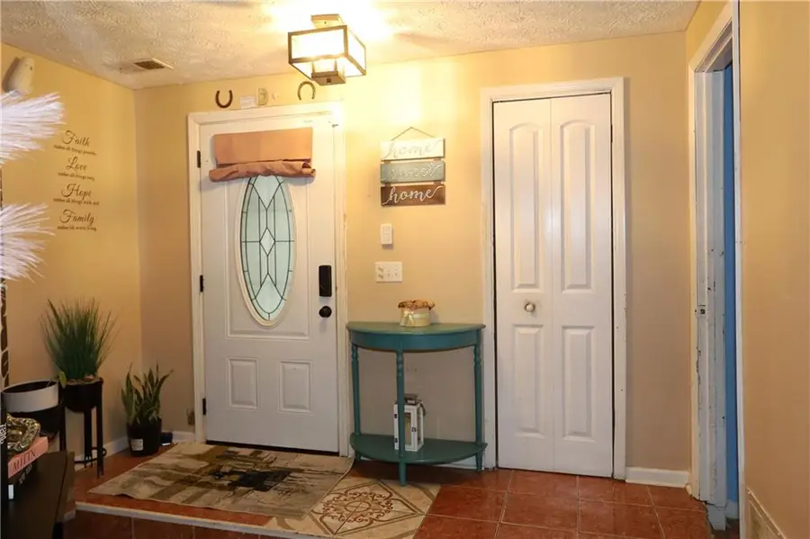 9396 Forest Knoll Drive, Jonesboro, GA 30238 - #3