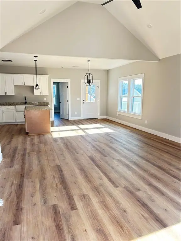 140 Washington Street, Dalton, GA 30721 - #3