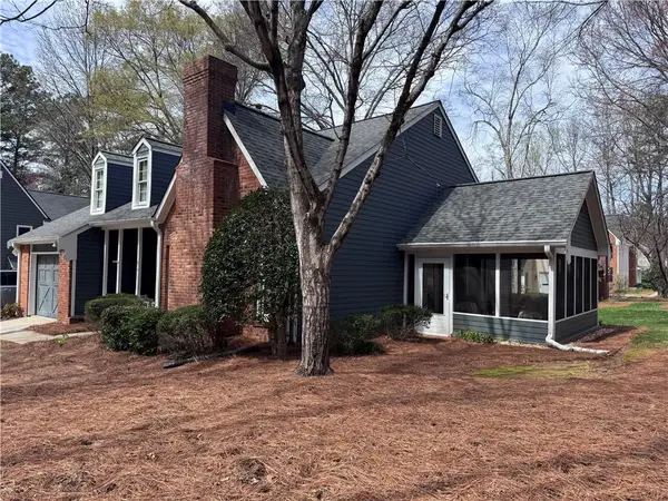 615 Roswell Green Lane, Roswell, GA 30075
