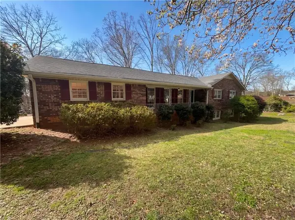 6439 Shore Drive, Douglasville, GA 30135