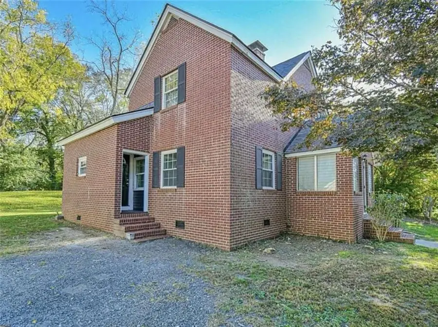 24 E Main Street, Gainesville, GA 30501 - #2