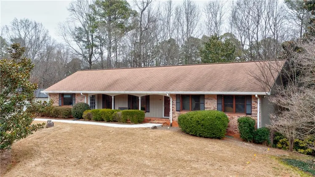 1055 Hunterhill Drive, Roswell, GA 30075 - #1