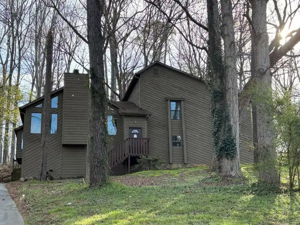 136 Creekview Drive, Woodstock, GA 30188