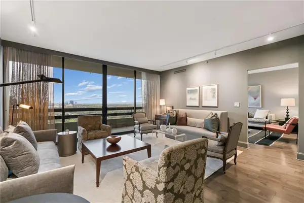 2660 Peachtree Road Nw #28F, Atlanta, GA 30305