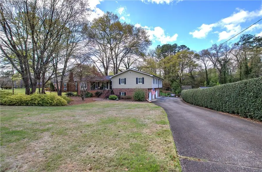 27 Walnut Drive, Cartersville, GA 30120 - #2