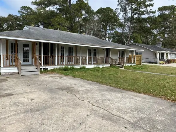 106 E Derenne Avenue, Savannah, GA 31405