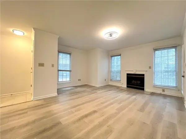 125 Granville Court, Atlanta, GA 30328