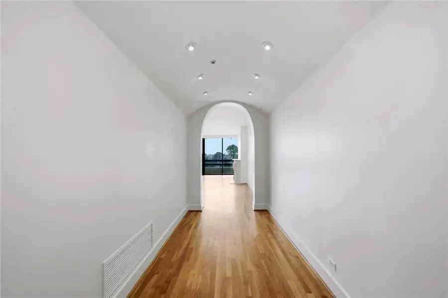 2660 Peachtree Road Nw #9G, Atlanta, GA 30305 - #3