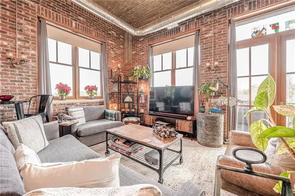 3235 Roswell Road Ne #819, Atlanta, GA 30305