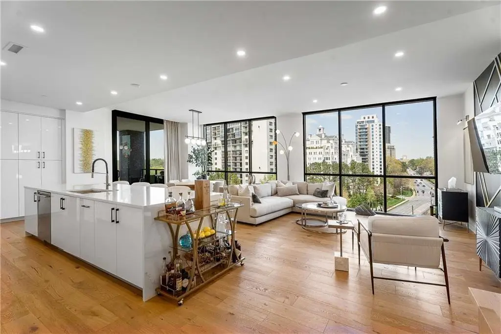 2425 Peachtree Road Ne #901, Atlanta, GA 30305 - #1